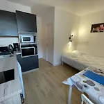 Meuble De Tourisme Dans Parc Arbore 1000m2 - Sejour-la-roche Eperon