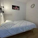Appartement Meublé De Tourisme Dans Parc Arboré 1000m2 - Sejour-la-roche Eperon