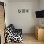 Meublé De Tourisme Dans Parc Arboré 1000m2 - Sejour-la-roche Eperon Appartement