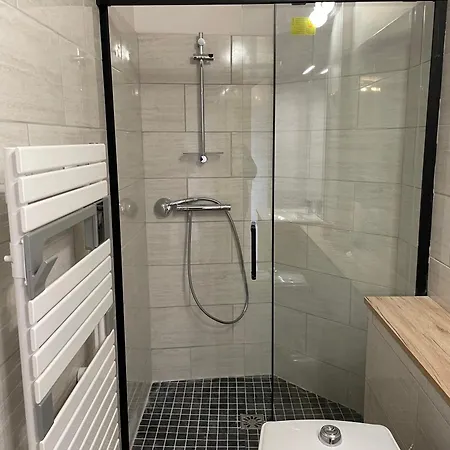 Apartment Meuble De Tourisme Dans Parc Arbore 1000m2 - Sejour-la-roche Eperon