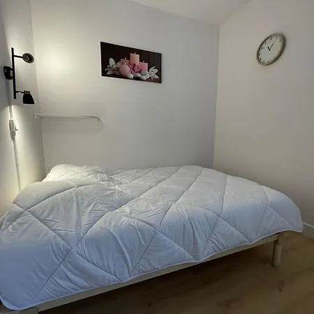 Appartement Meublé De Tourisme Dans Parc Arboré 1000m2 - Sejour-la-roche Eperon