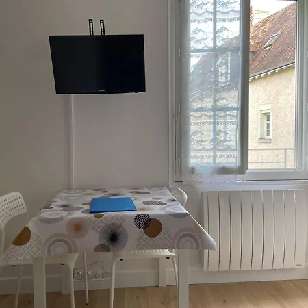 Meuble De Tourisme Dans Parc Arbore 1000m2 - Sejour-la-roche Eperon