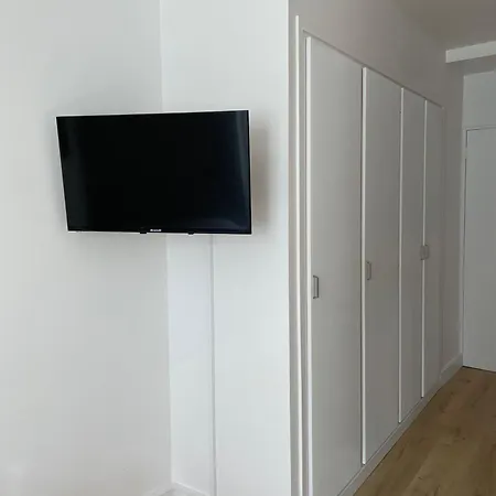 Apartment Meuble De Tourisme Dans Parc Arbore 1000m2 - Sejour-la-roche Eperon