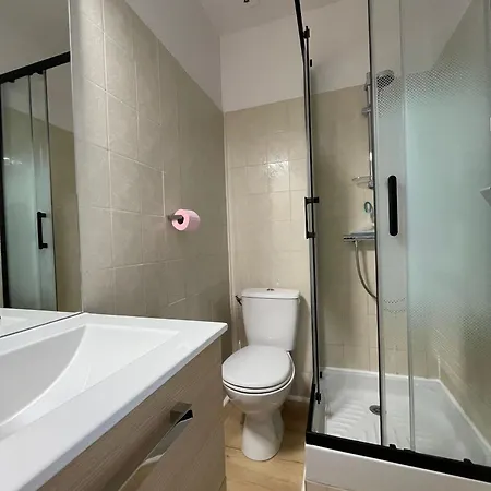 Apartment Meuble De Tourisme Dans Parc Arbore 1000m2 - Sejour-la-roche Eperon *