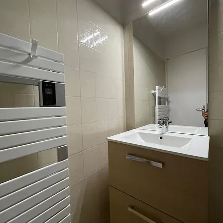 Meuble De Tourisme Dans Parc Arbore 1000m2 - Sejour-la-roche Eperon *