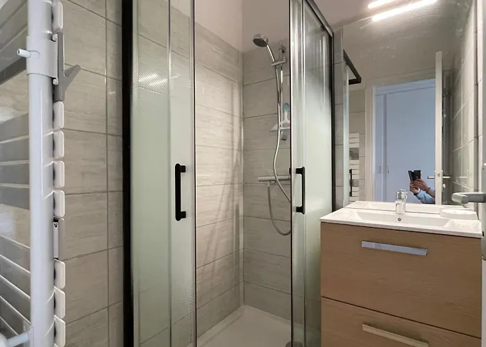 Apartment Meuble De Tourisme Dans Parc Arbore 1000m2 - Sejour-la-roche Eperon *